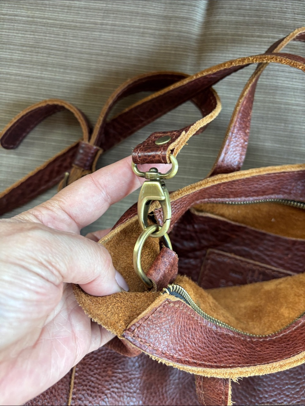 Portland Leather Chestnut Brown Pebbled Leather Tote with Crossbody Strap - Picture 3 of 5
